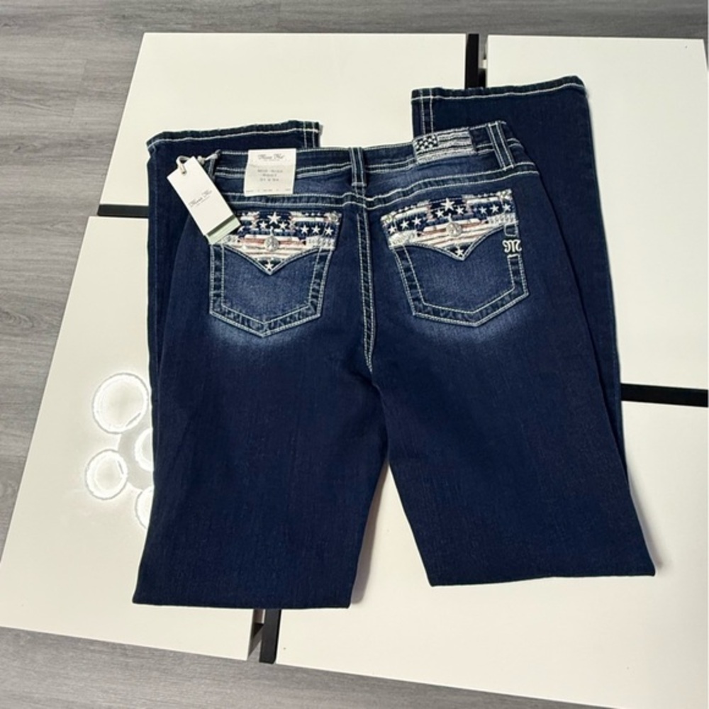 NEW!! NWT Miss Me Mid-Rise Bootcut Jeans 31x34 - Angel Wing Pockets